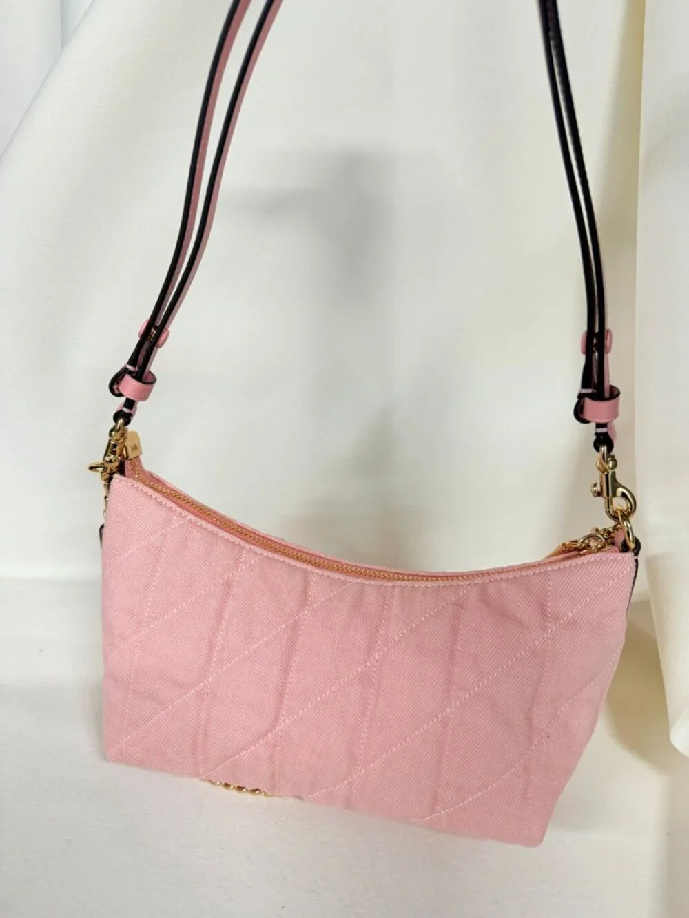 coach Caitlin Shoulder Bag In Regenerative Cotton With Quilting And Charm ceq62